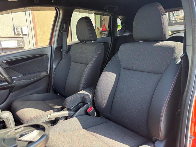 フィット RS 1年保証付き・SDナビ・フルセグTV・バックカメラ・ETC・Bluetooth・プッシュスタート・スマートキー・アイドリング・純正AW・AIS検査済(14枚目)