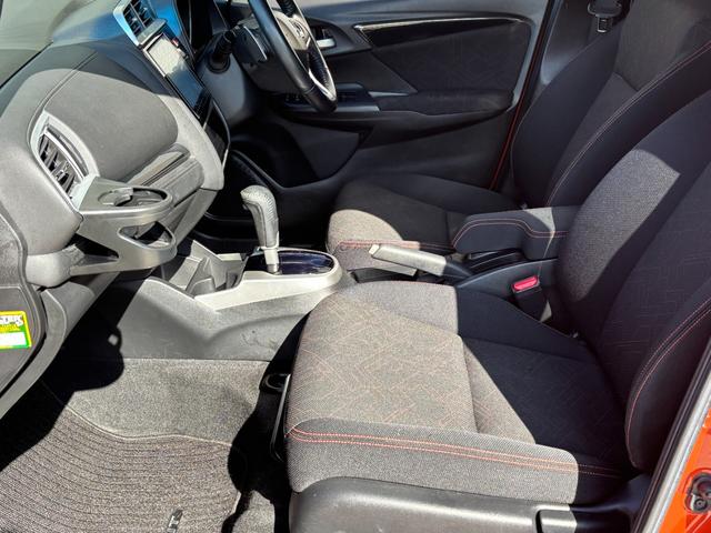 フィット RS 1年保証付き・SDナビ・フルセグTV・バックカメラ・ETC・Bluetooth・プッシュスタート・スマートキー・アイドリング・純正AW・AIS検査済(24枚目)