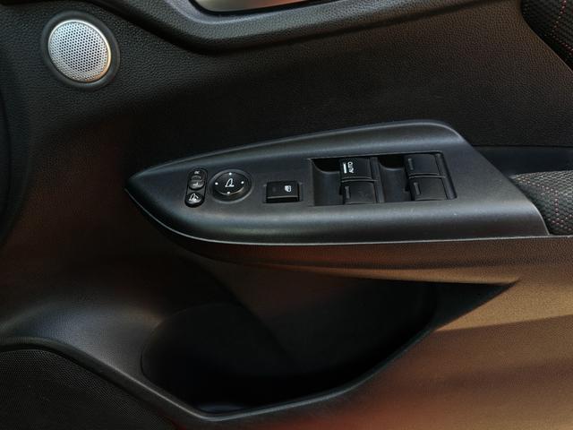 フィット RS 1年保証付き・SDナビ・フルセグTV・バックカメラ・ETC・Bluetooth・プッシュスタート・スマートキー・アイドリング・純正AW・AIS検査済(43枚目)