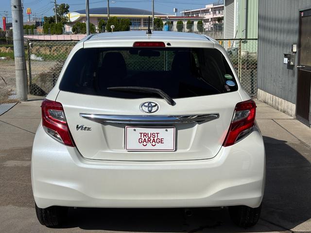 ヴィッツ 1.3F LEDエディション・1年保証付き・SDナビ・フルセグTV・バックカメラ・Bluetooth・ETC・アイドリングストップ・プッシュスタート・スマートキー・純正LED・AIS検査済(11枚目)