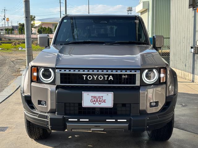 ランドクルーザー２５０ ＶＸ　新車保証付・丸目・ＪＡＯＳ・ディスプレイオーディオ・フルセグＴＶ・パノラミックビューモニター・デジタルインナーミラー・サンルーフ・電動リアゲート・ＥＴＣ・シートヒーター・フロント・サイド・バックカメラ（4枚目）