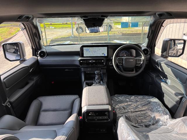 ランドクルーザー２５０ ＶＸ　新車保証付・丸目・ＪＡＯＳ・ディスプレイオーディオ・フルセグＴＶ・パノラミックビューモニター・デジタルインナーミラー・サンルーフ・電動リアゲート・ＥＴＣ・シートヒーター・フロント・サイド・バックカメラ（16枚目）