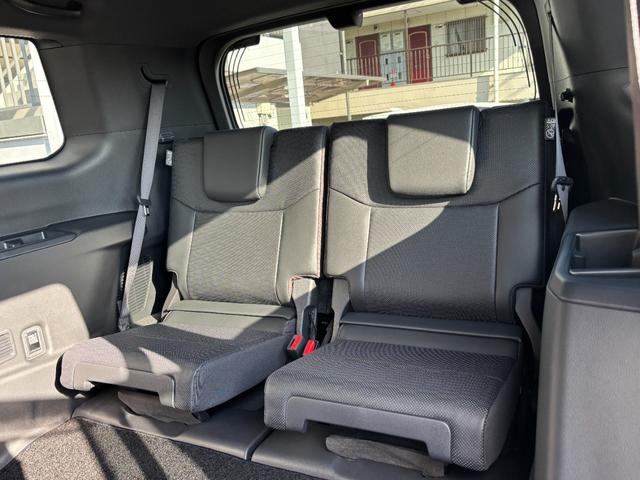 ランドクルーザー２５０ ＶＸ　新車保証付・丸目・ＪＡＯＳ・ディスプレイオーディオ・フルセグＴＶ・パノラミックビューモニター・デジタルインナーミラー・サンルーフ・電動リアゲート・ＥＴＣ・シートヒーター・フロント・サイド・バックカメラ（32枚目）