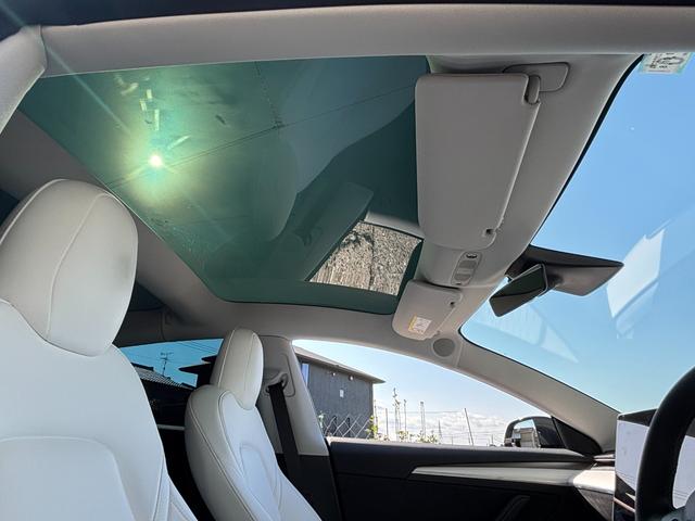 モデル３ ロングレンジ　ＡＷＤ　オートパイロット・クルーズコントール・ワンオーナー・本革シート・電動シート・フロント・サイド・バックカメラ・ガラスルーフ・電動シート・シートヒーター・ＬＥＤヘッドライト（16枚目）