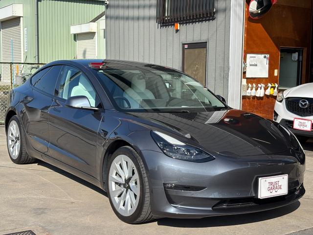 モデル３ ロングレンジ　ＡＷＤ　オートパイロット・クルーズコントール・ワンオーナー・本革シート・電動シート・フロント・サイド・バックカメラ・ガラスルーフ・電動シート・シートヒーター・ＬＥＤヘッドライト（17枚目）