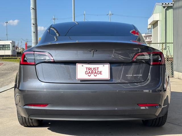 モデル３ ロングレンジ　ＡＷＤ　オートパイロット・クルーズコントール・ワンオーナー・本革シート・電動シート・フロント・サイド・バックカメラ・ガラスルーフ・電動シート・シートヒーター・ＬＥＤヘッドライト（21枚目）