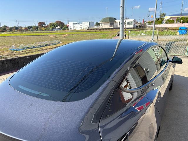 モデル３ ロングレンジ　ＡＷＤ　オートパイロット・クルーズコントール・ワンオーナー・本革シート・電動シート・フロント・サイド・バックカメラ・ガラスルーフ・電動シート・シートヒーター・ＬＥＤヘッドライト（23枚目）