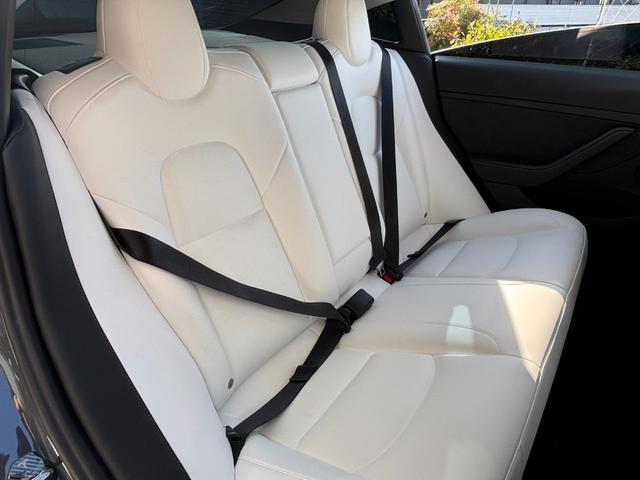 モデル３ ロングレンジ　ＡＷＤ　オートパイロット・クルーズコントール・ワンオーナー・本革シート・電動シート・フロント・サイド・バックカメラ・ガラスルーフ・電動シート・シートヒーター・ＬＥＤヘッドライト（27枚目）