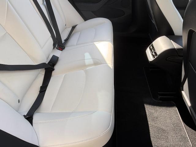 モデル３ ロングレンジ　ＡＷＤ　オートパイロット・クルーズコントール・ワンオーナー・本革シート・電動シート・フロント・サイド・バックカメラ・ガラスルーフ・電動シート・シートヒーター・ＬＥＤヘッドライト（28枚目）