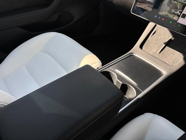 モデル３ ロングレンジ　ＡＷＤ　オートパイロット・クルーズコントール・ワンオーナー・本革シート・電動シート・フロント・サイド・バックカメラ・ガラスルーフ・電動シート・シートヒーター・ＬＥＤヘッドライト（45枚目）