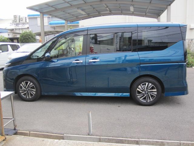 セレナ e-パワー ハイウェイスターV 防水シート 12.3インチナビ アラウンドビュー プロパイロット(5枚目)