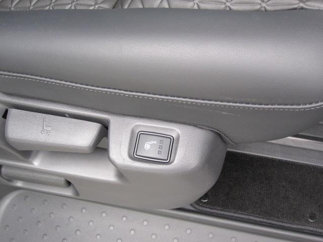 セレナ e-パワー ハイウェイスターV 防水シート 12.3インチナビ アラウンドビュー プロパイロット(24枚目)