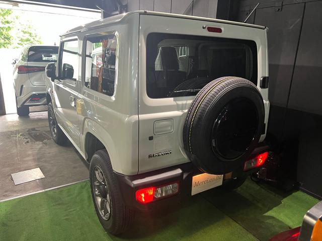ジムニー XC 4WD 4速AT 届出済み未使用車(4枚目)
