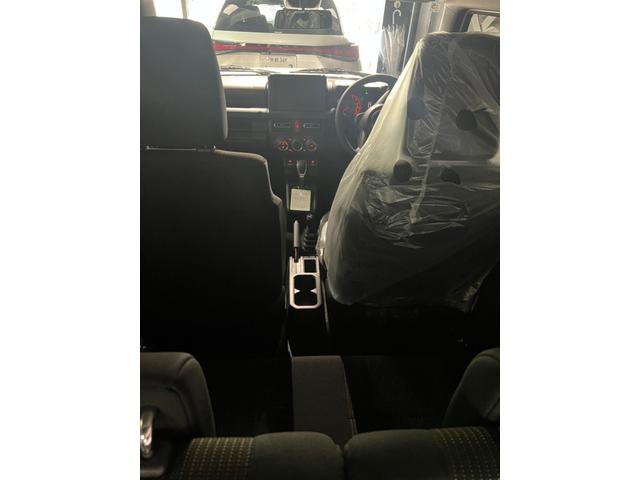 ジムニー XC 4WD 4速AT 届出済み未使用車(6枚目)