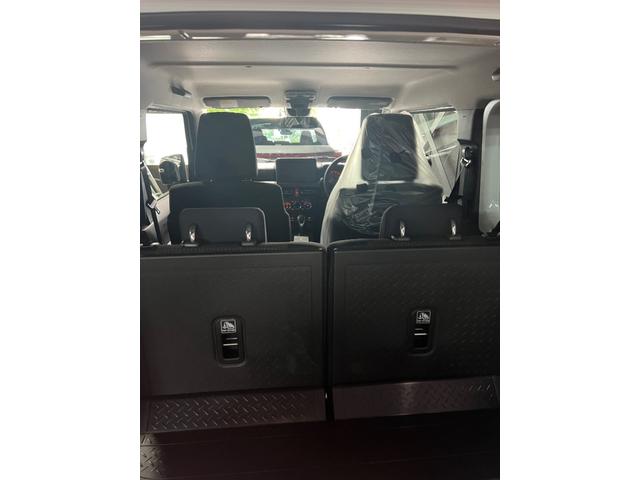 ジムニー XC 4WD 4速AT 届出済み未使用車(9枚目)