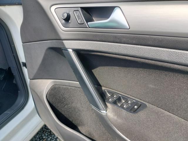 ゴルフヴァリアント ＴＳＩコンフォートラインブルーモーションテクノロジー　１オーナー・禁煙車・ＥＴＣ・純正ナビ・純正アルミホイル・バックカメラ・フロントフォグランプ・ヒルディセントコントロール・キーレス・ルーフレール・カーテンエアバッグ・横滑り防止装置・ＡＢＳ（34枚目）
