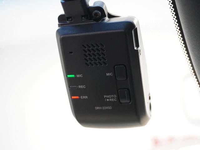 フィット ｅ：ＨＥＶホーム２０周年特別仕様車メゾン　１年保証　ナビ　ドライブレコーダー　バックカメラ　ＥＴＣ　クルーズコントロール　Ｂｌｕｅｔｏｏｔｈ　地デジ　スタートストップスイッチ（5枚目）