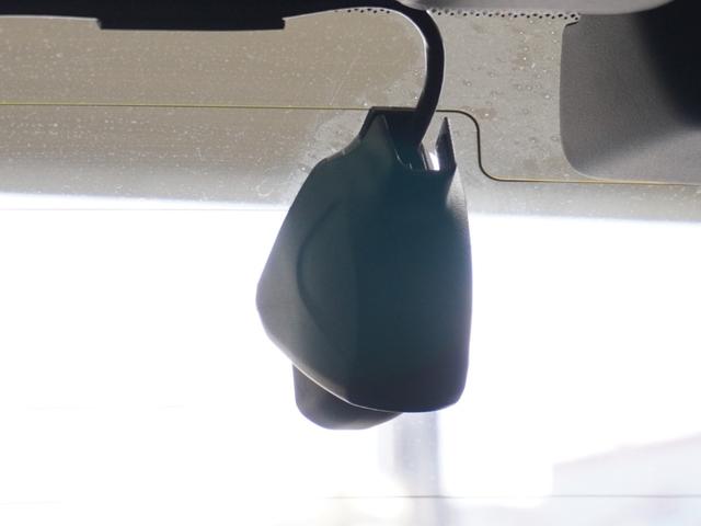 フィット ｅ：ＨＥＶホーム　２年保証　ナビ　ドライブレコーダー　バックカメラ　ＥＴＣ　クルーズコントロール　Ｂｌｕｅｔｏｏｔｈ　地デジ　スタートストップスイッチ　オートエアコン（5枚目）