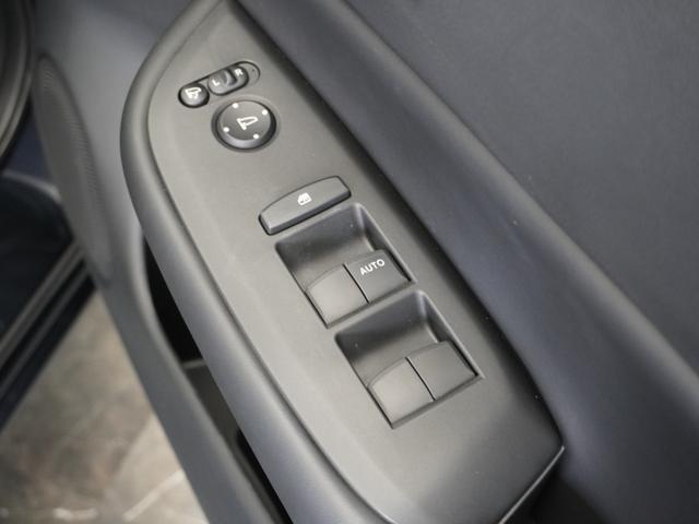 フィット ｅ：ＨＥＶホーム　２年保証　ナビ　ドライブレコーダー　バックカメラ　ＥＴＣ　クルーズコントロール　Ｂｌｕｅｔｏｏｔｈ　地デジ　スタートストップスイッチ　オートエアコン（25枚目）