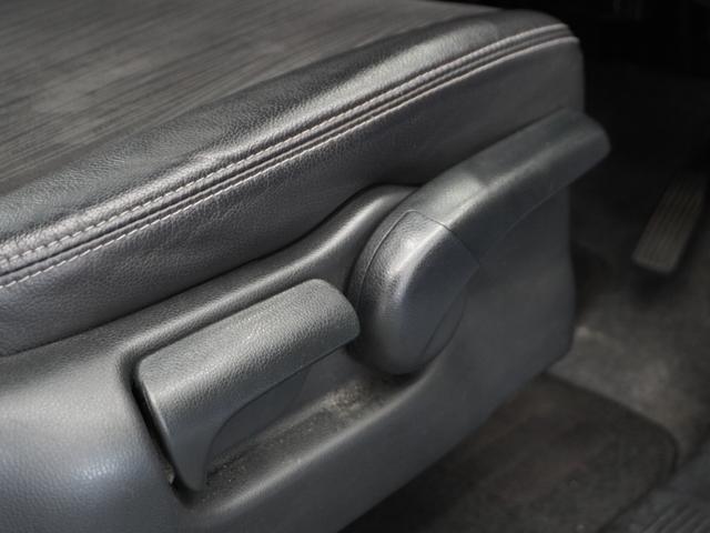 ���V�[�g�n�C�g�A�W���X�^�[���^�]�Ȃ��㉺�ɍ������߂��ł��܂��I�^�]�|�W�V������̊i�ɍ��킹�ăV�[�g�����ł��܂��B