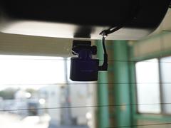 ���μ֤ˤϥꥢ�˥ɥ饤�֥쥳���������������Ƥ���ޤ��������������ʤɤ�Ͽ���뼫ư���Ѥ����֤Ǥ������⤷��λ��Τκݤε�Ͽ�Ϥ������ι�Ԥκݤλפ��ФȤ��ƥɥ饤�֤α�����ڤ��ळ�Ȥ��Ǥ��ޤ��� 5