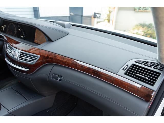 Sクラス S63 AMGロング 特別外装色ミスティックホワイト(パール) 左ハンドル 前期最終 記録簿12枚 キーレスゴー IWC ハーマンカードン パワートランク クロージングサポート ガラススライディングリーフ 全席パワーシート(43枚目)