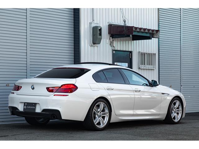 平成２６年から令和７年まで、毎年分のディーラー点検記録簿合計１２枚が残されているワンオーナー車です。