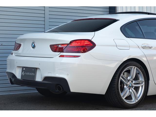 納車前の点検整備や名義変更を弊社へお任せいただく「点検＋登録プラン」もございます。点検＋油脂類交換＋名義変更がセットになった、一般的なプランです。車庫証明はお客様にてご用意いただきます。