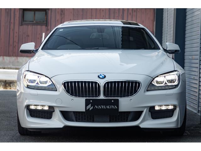 オプションのＬＥＤヘッドランプがカッコいい！フォグランプもＬＥＤとなっています。Ｍスポならではの迫力のあるフロントマスクです。