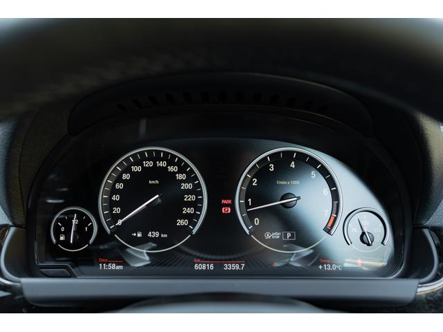 ＢＭＷらしいシンプルで見やすいメーター。警告灯やチェックランプの点灯はございません。