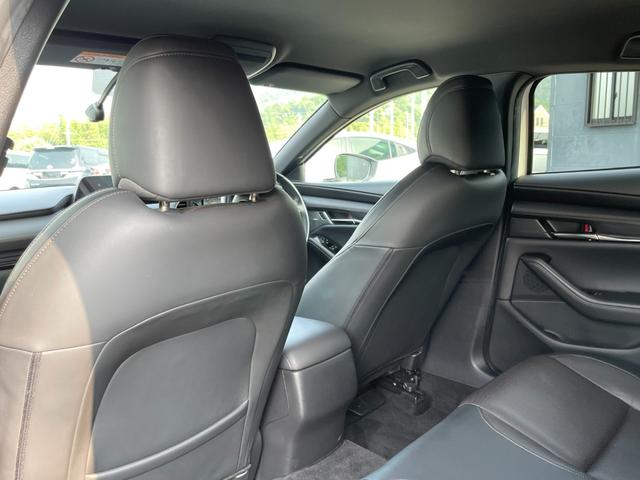 ＭＡＺＤＡ３ファストバック ２０Ｓ　Ｌパッケージ　★禁煙車★純正ナビ★全方位カメラ★黒革シート★ＥＴＣ★ドラレコ★衝突軽減システム★レーンキープ★ＢＳＭ★フルセグＴＶ★ＢＯＳＥサウンド★ＨＤＭＩ★ＤＶＤ★シートヒーター★ステアヒーター★スマートキー★（46枚目）