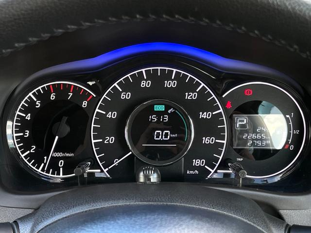 ノート メダリスト　エマージェンシーブレーキパッケージ　★禁煙車★純正ナビ★全方位カメラ★衝突軽減システム★車線逸脱防止アシスト★ＥＴＣ★ドラレコ★ＵＳＢ接続可★スマートキー★プッシュスタート★コーナーセンサー★アイドリングストップ★車検整備付★（27枚目）