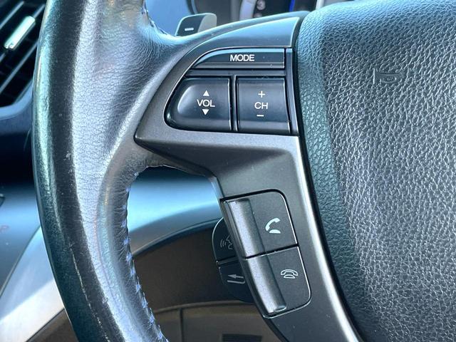 オデッセイ アブソルート ★禁煙車★純正ナビTV★後席モニター★バックカメラ★黒革シート★クルーズコントロール★シートヒーター★ETC★ドラレコ★パドルシフト★HIDヘッドライト★スマートキー2個★ユーザー買取車★車検整備付★(29枚目)