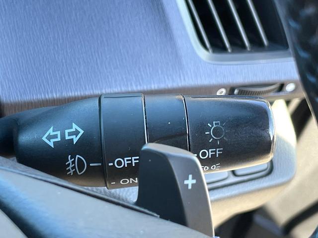 オデッセイ アブソルート ★禁煙車★純正ナビTV★後席モニター★バックカメラ★黒革シート★クルーズコントロール★シートヒーター★ETC★ドラレコ★パドルシフト★HIDヘッドライト★スマートキー2個★ユーザー買取車★車検整備付★(32枚目)