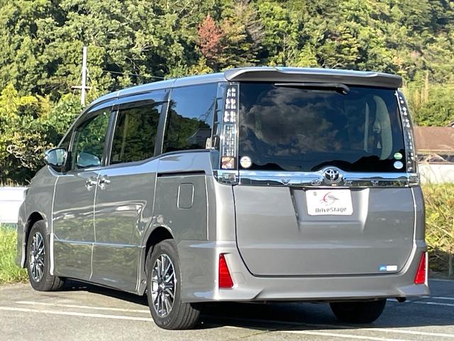 ヴォクシー ZS 煌 ★禁煙車★ワンオーナー車★社外ナビ★後席モニター★両側電動スライドドア★バックカメラ★フルセグTV★ETC★LEDヘッドライト★Bluetooth★スマートキー★USB接続可★DVD再生★点検整備付★(8枚目)