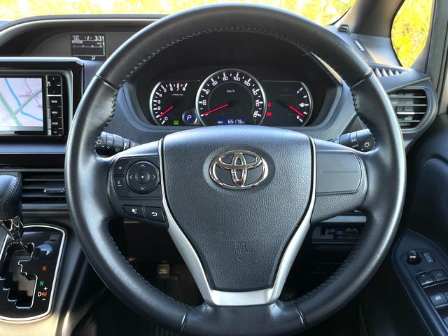 ヴォクシー ZS 煌 ★禁煙車★ワンオーナー車★社外ナビ★後席モニター★両側電動スライドドア★バックカメラ★フルセグTV★ETC★LEDヘッドライト★Bluetooth★スマートキー★USB接続可★DVD再生★点検整備付★(20枚目)
