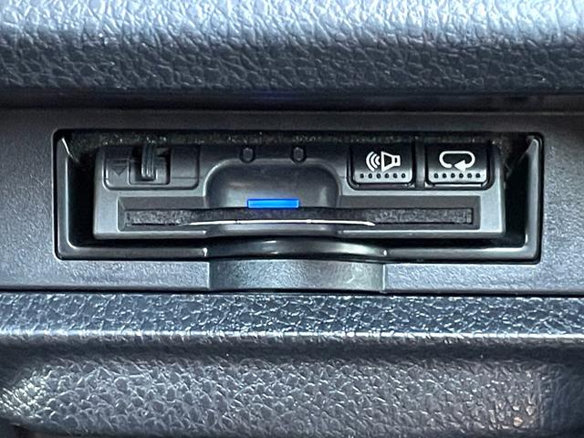 ヴォクシー ZS 煌 ★禁煙車★ワンオーナー車★社外ナビ★後席モニター★両側電動スライドドア★バックカメラ★フルセグTV★ETC★LEDヘッドライト★Bluetooth★スマートキー★USB接続可★DVD再生★点検整備付★(22枚目)