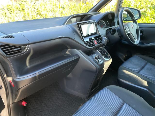 ヴォクシー ZS 煌 ★禁煙車★ワンオーナー車★社外ナビ★後席モニター★両側電動スライドドア★バックカメラ★フルセグTV★ETC★LEDヘッドライト★Bluetooth★スマートキー★USB接続可★DVD再生★点検整備付★(30枚目)