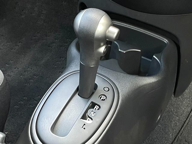 マーチ Ｘ　Ｖセレクション　★禁煙車★純正ナビ★フルセグＴＶ★ＥＴＣ★ドライブレコーダー★アイドリングストップ★Ｂｌｕｅｔｏｏｔｈ★ＵＳＢ★ＣＤ／ＤＶＤ再生可★横滑り防止★スペアキー２つ★ユーザー買取車★点検整備付★（26枚目）