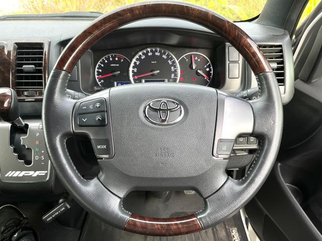 ハイエースバン スーパーＧＬ　５０ＴＨ　アニバーサリーリミテッド　禁煙車　ＦＬＥＸカスタム　後席モニター　ベッドキット　両側電動スライドドア　ワンオーナー　ＡＣ１００Ｖ電源　フルセグＴＶ　バックカメラ　ＥＴＣ　衝突軽減システム　ドラレコ　点検記録簿付　ユーザー買取車（24枚目）