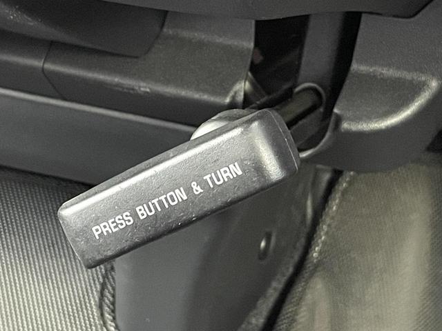 ハイエースバン スーパーＧＬ　５０ＴＨ　アニバーサリーリミテッド　禁煙車　ＦＬＥＸカスタム　後席モニター　ベッドキット　両側電動スライドドア　ワンオーナー　ＡＣ１００Ｖ電源　フルセグＴＶ　バックカメラ　ＥＴＣ　衝突軽減システム　ドラレコ　点検記録簿付　ユーザー買取車（37枚目）