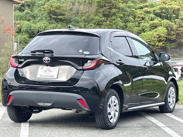 ヤリス Ｘ　禁煙車　純正ナビ　バックカメラ　衝突軽減システム　レーンキープ　前後ドラレコ　ディスプレイオーディオ　スマートキー　Ｂｌｕｅｔｏｏｔｈ　ＥＴＣ　ＵＳＢ　コーナーセンサー　プッシュスタート　車検整備付（7枚目）