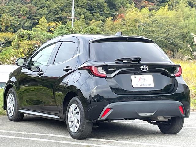 ヤリス Ｘ　禁煙車　純正ナビ　バックカメラ　衝突軽減システム　レーンキープ　前後ドラレコ　ディスプレイオーディオ　スマートキー　Ｂｌｕｅｔｏｏｔｈ　ＥＴＣ　ＵＳＢ　コーナーセンサー　プッシュスタート　車検整備付（8枚目）