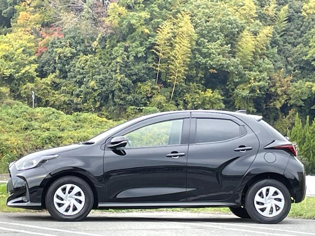 ヤリス Ｘ　禁煙車　純正ナビ　バックカメラ　衝突軽減システム　レーンキープ　前後ドラレコ　ディスプレイオーディオ　スマートキー　Ｂｌｕｅｔｏｏｔｈ　ＥＴＣ　ＵＳＢ　コーナーセンサー　プッシュスタート　車検整備付（37枚目）