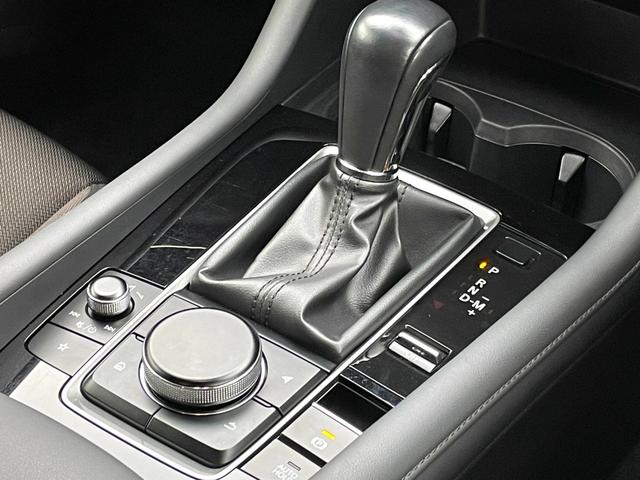 ＭＡＺＤＡ３ファストバック １５Ｓツーリング　禁煙車　純正ナビ　衝突軽減システム　レーンキープ　レーダークルーズコントロール　フルセグＴＶ　バックカメラ　ＢＳＭ　ＨＵＤ　ＬＥＤヘッドライト　ＥＴＣ　ドラレコ　Ｂｌｕｅｔｏｏｔｈ　ＵＳＢ　点検整備付（21枚目）