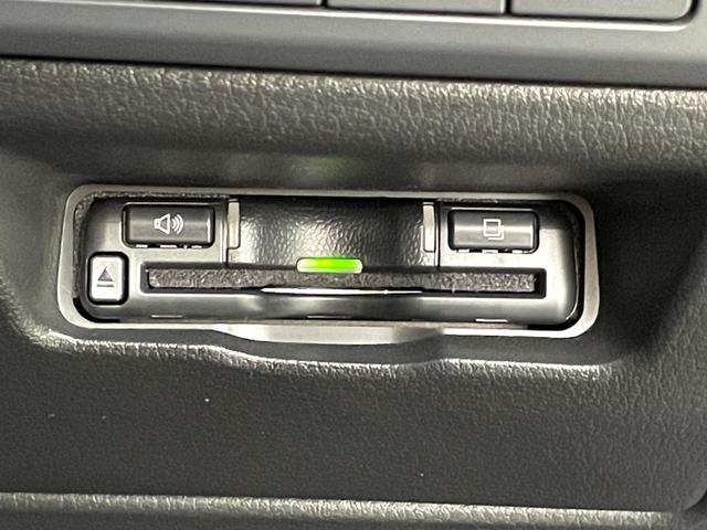 ＭＡＺＤＡ３ファストバック １５Ｓツーリング　禁煙車　純正ナビ　衝突軽減システム　レーンキープ　レーダークルーズコントロール　フルセグＴＶ　バックカメラ　ＢＳＭ　ＨＵＤ　ＬＥＤヘッドライト　ＥＴＣ　ドラレコ　Ｂｌｕｅｔｏｏｔｈ　ＵＳＢ　点検整備付（26枚目）