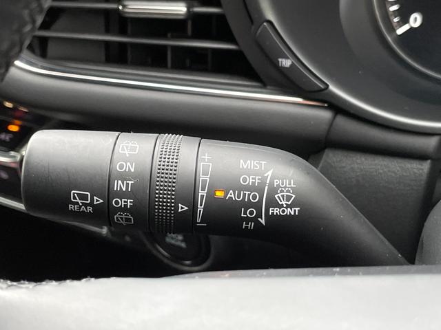 ＭＡＺＤＡ３ファストバック １５Ｓツーリング　禁煙車　純正ナビ　衝突軽減システム　レーンキープ　レーダークルーズコントロール　フルセグＴＶ　バックカメラ　ＢＳＭ　ＨＵＤ　ＬＥＤヘッドライト　ＥＴＣ　ドラレコ　Ｂｌｕｅｔｏｏｔｈ　ＵＳＢ　点検整備付（27枚目）