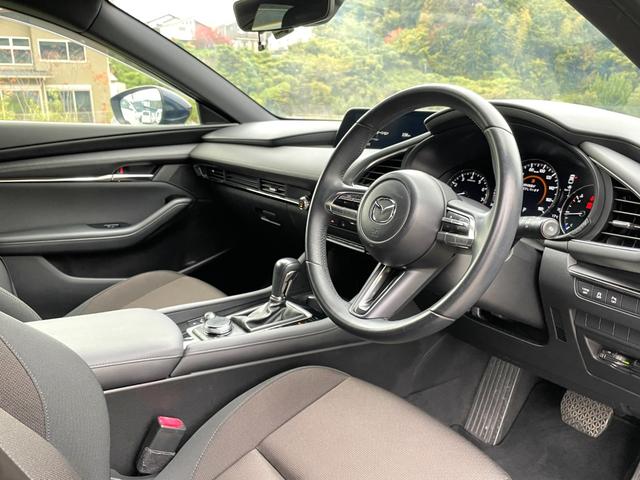 ＭＡＺＤＡ３ファストバック １５Ｓツーリング　禁煙車　純正ナビ　衝突軽減システム　レーンキープ　レーダークルーズコントロール　フルセグＴＶ　バックカメラ　ＢＳＭ　ＨＵＤ　ＬＥＤヘッドライト　ＥＴＣ　ドラレコ　Ｂｌｕｅｔｏｏｔｈ　ＵＳＢ　点検整備付（39枚目）