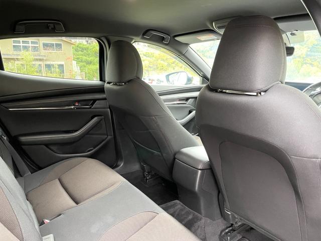 ＭＡＺＤＡ３ファストバック １５Ｓツーリング　禁煙車　純正ナビ　衝突軽減システム　レーンキープ　レーダークルーズコントロール　フルセグＴＶ　バックカメラ　ＢＳＭ　ＨＵＤ　ＬＥＤヘッドライト　ＥＴＣ　ドラレコ　Ｂｌｕｅｔｏｏｔｈ　ＵＳＢ　点検整備付（40枚目）