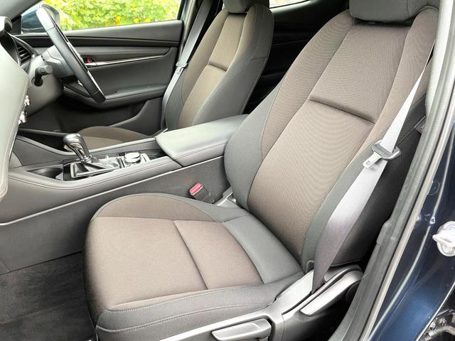 ＭＡＺＤＡ３ファストバック １５Ｓツーリング　禁煙車　純正ナビ　衝突軽減システム　レーンキープ　レーダークルーズコントロール　フルセグＴＶ　バックカメラ　ＢＳＭ　ＨＵＤ　ＬＥＤヘッドライト　ＥＴＣ　ドラレコ　Ｂｌｕｅｔｏｏｔｈ　ＵＳＢ　点検整備付（43枚目）